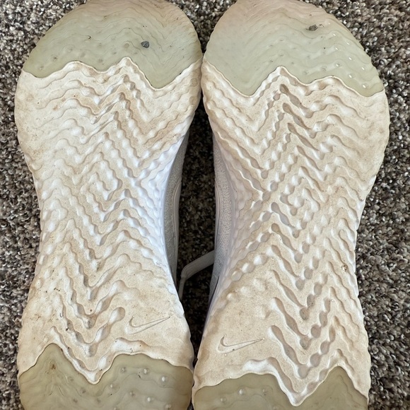 Nike Women's White and Purple Running Tennis Shoes Size 9 - Picture 5 of 5